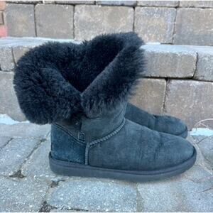 Ugg Australia black fur-lined suede winter boots size 8